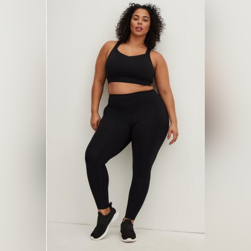 Torrid, NWT, Low-Impact Wireless V-neck, Racerback Active Sports Bra, Size 1X - Picture 6 of 6